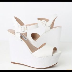 Steve Madden size 8.5 white